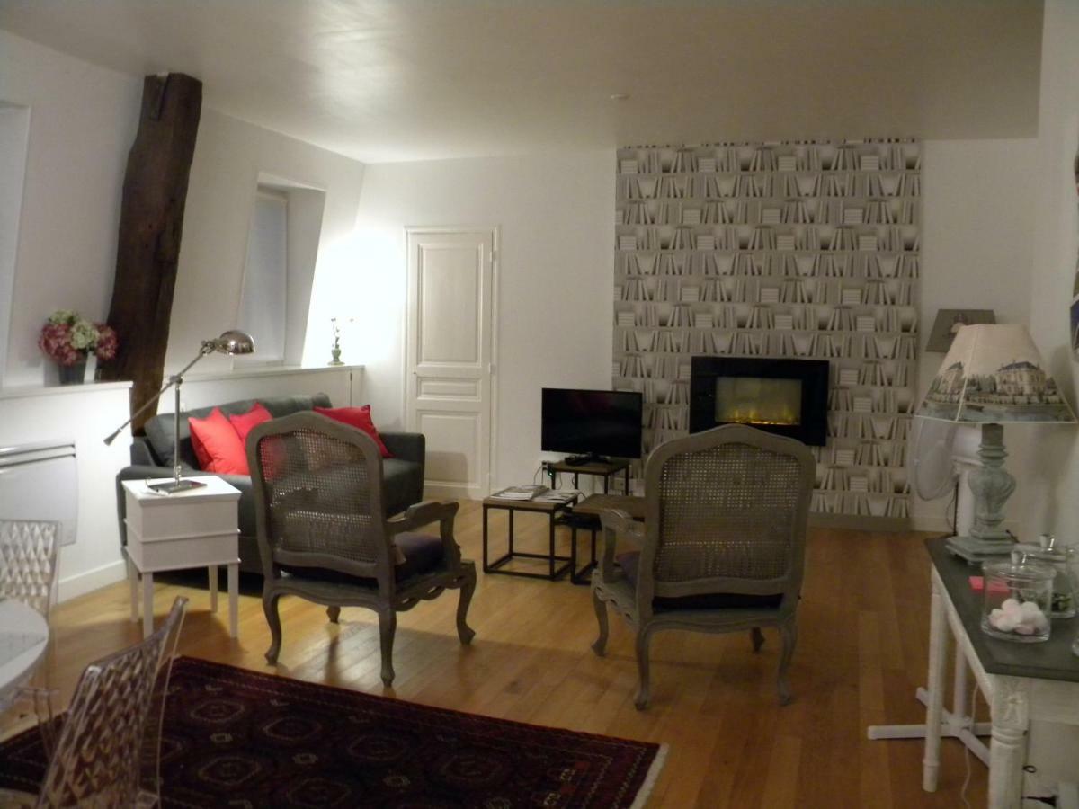 Les Chanceliers Duplex Apartment Бон Екстериор снимка