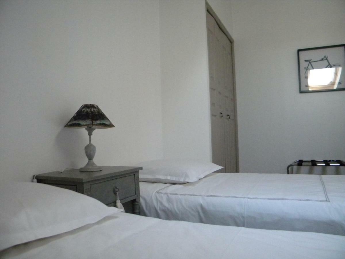 Les Chanceliers Duplex Apartment Бон Екстериор снимка